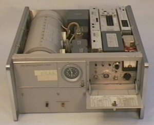 Cesium beam Frequency Standard Type 5061A - Physics Museum - The University  of Queensland, Australia